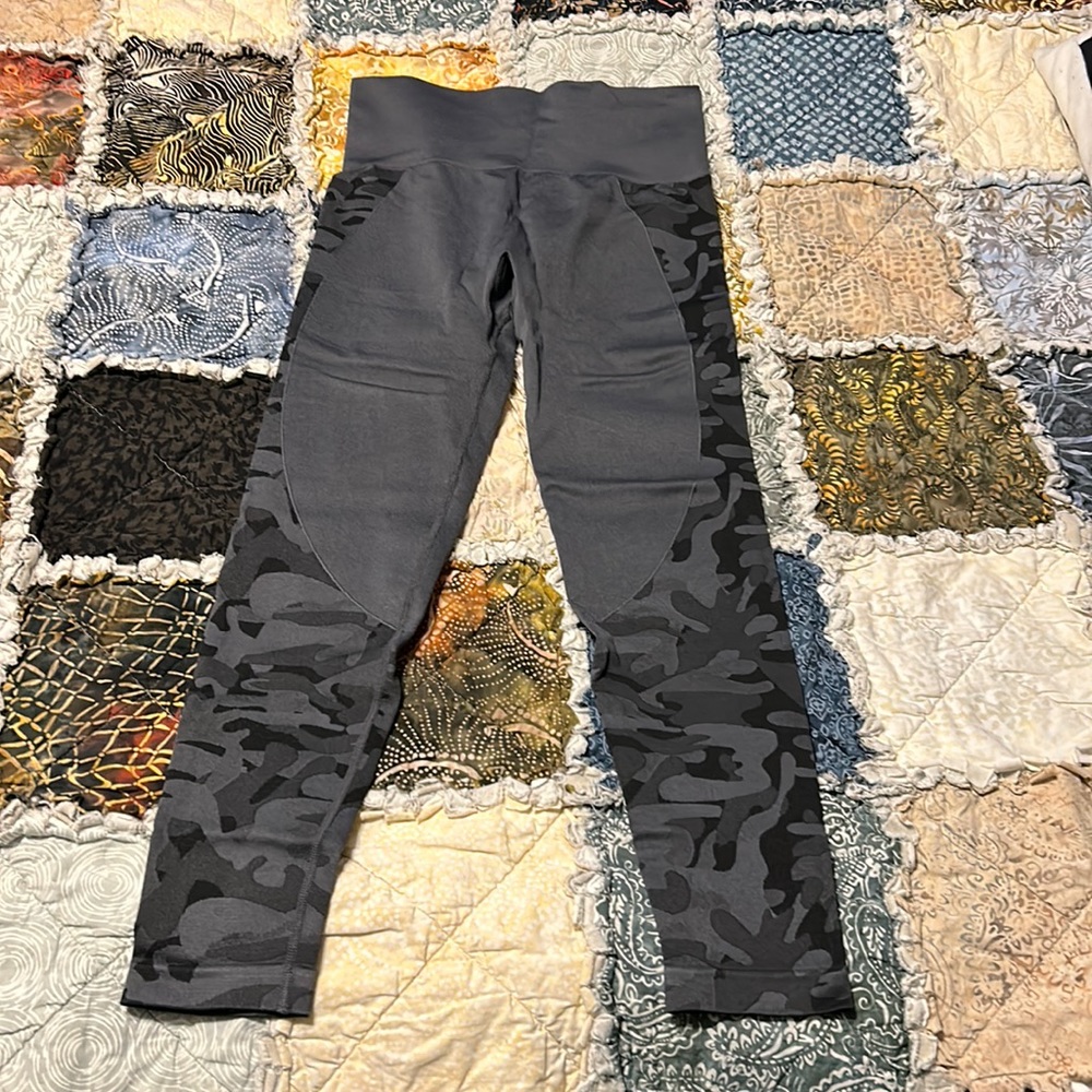 Zyia Camo Legging